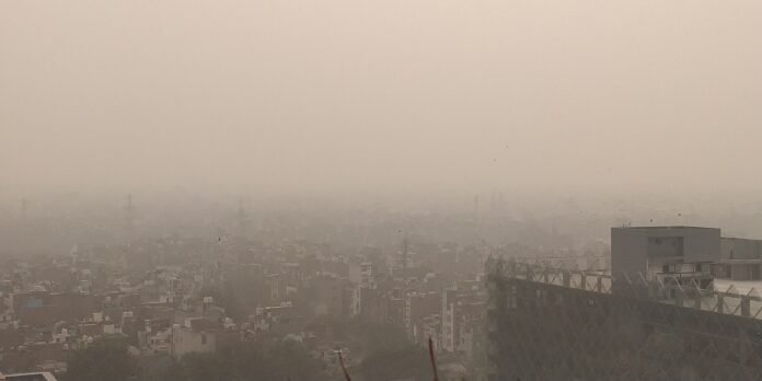 Delhi skyline hidden by thick smog