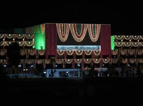 Islamabad Becomes ‘a City of Containers’ as PTI Delays March for Imran Khan’s Release to October 4