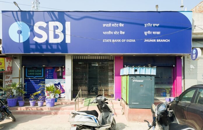 भारतीय स्टेट बैंक की एक शाखा (प्रतीकात्मक तस्वीर) भारतीय स्टेट बैंक की एक शाखा (प्रतीकात्मक तस्वीर)