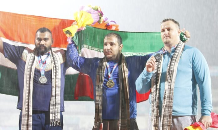 tajinderpal-singh-toor-file-photo Indian shot putter Tajinderpal Singh Toor with a silver medal (file photo)