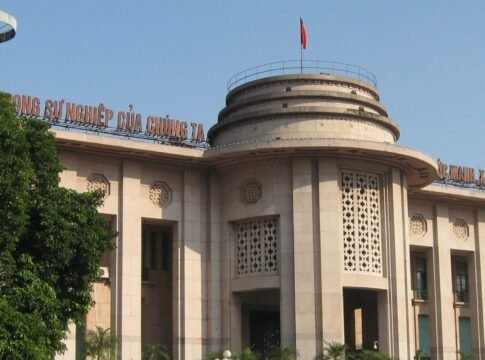 Vietnam Banks Move to Cut Lending Rates as Credit Growth Eases in October