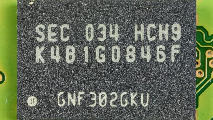 Samsung DDR3 memory component photographed in 2017 — archival image, not an HBM product