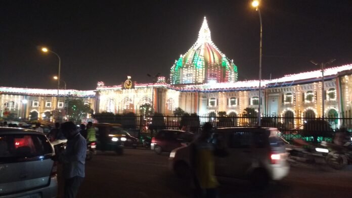 Uttar Pradesh legislature building in Lucknow — archival photograph, not the Shram Samvad venue
