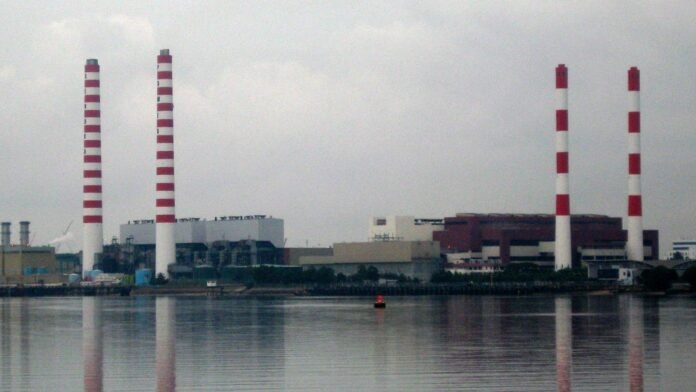 oct29-additional-3 Senoko Power Station in Singapore in a February 2007 file photograph