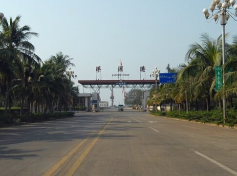 Hainan Gets 16 Business Measures Covering Foreign Doctors, LNG and Bonded Trade